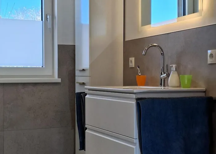 Cute House With Terrace And Garden Инсбрук