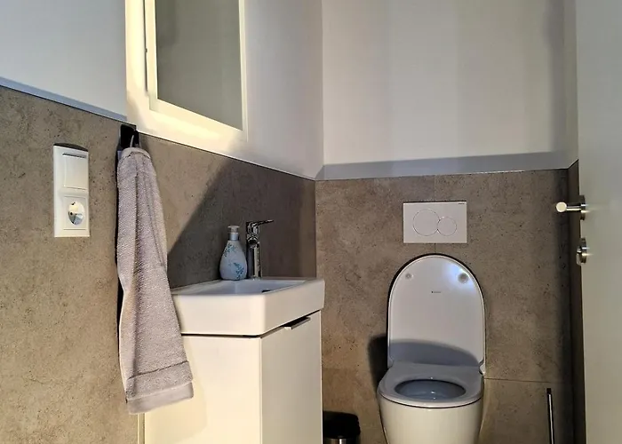 Cute House With Terrace And Garden بيت للعطل