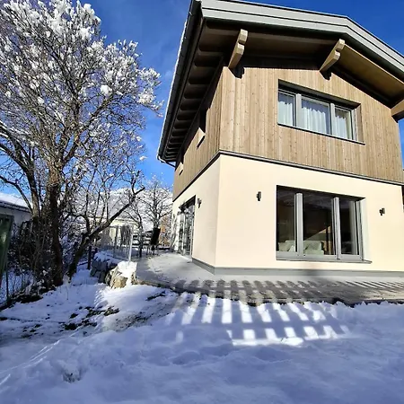 בית נופש Cute House With Terrace And Garden אינסברוק