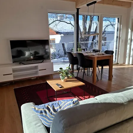 Cute House With Terrace And Garden אינסברוק